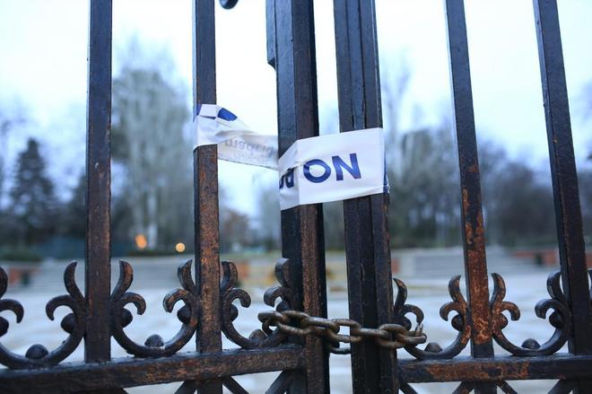 Un sector del Retiro, cerrado por el fuerte viento