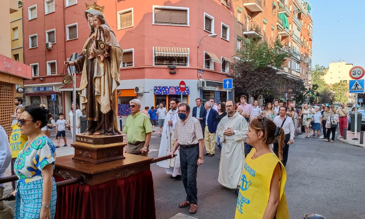 Procesión de la Virgen del Carmen en el madrileño barrio de Prosperidad en 2022